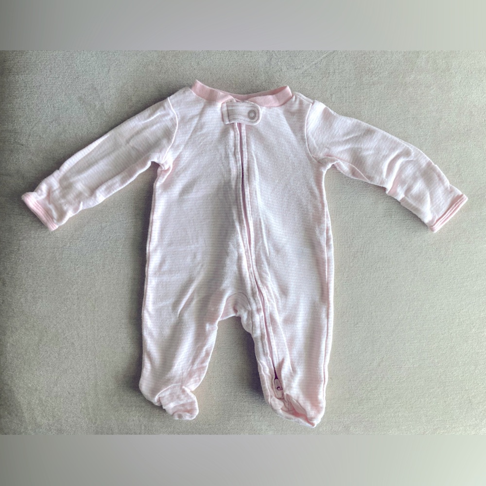Carter’s newborn pink striped footie ✨Bundle 4+ footies $4 each!
